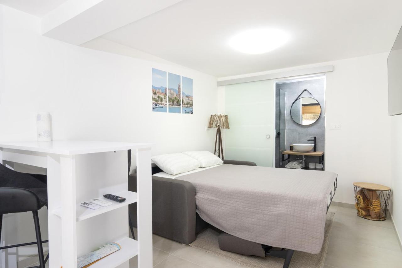 Studio Tina In Centar With Parking Сплит Екстериор снимка